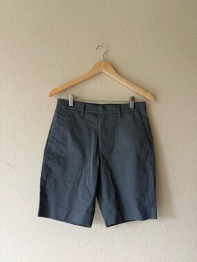 Uniqlo Men's Charcoal Gray Flat-Front Pants